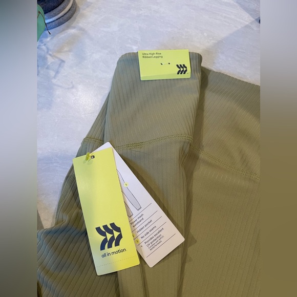 NWT All In Motion Women’s Ultra High Rise Ribbed Olive Green Leggings - Picture 3 of 12